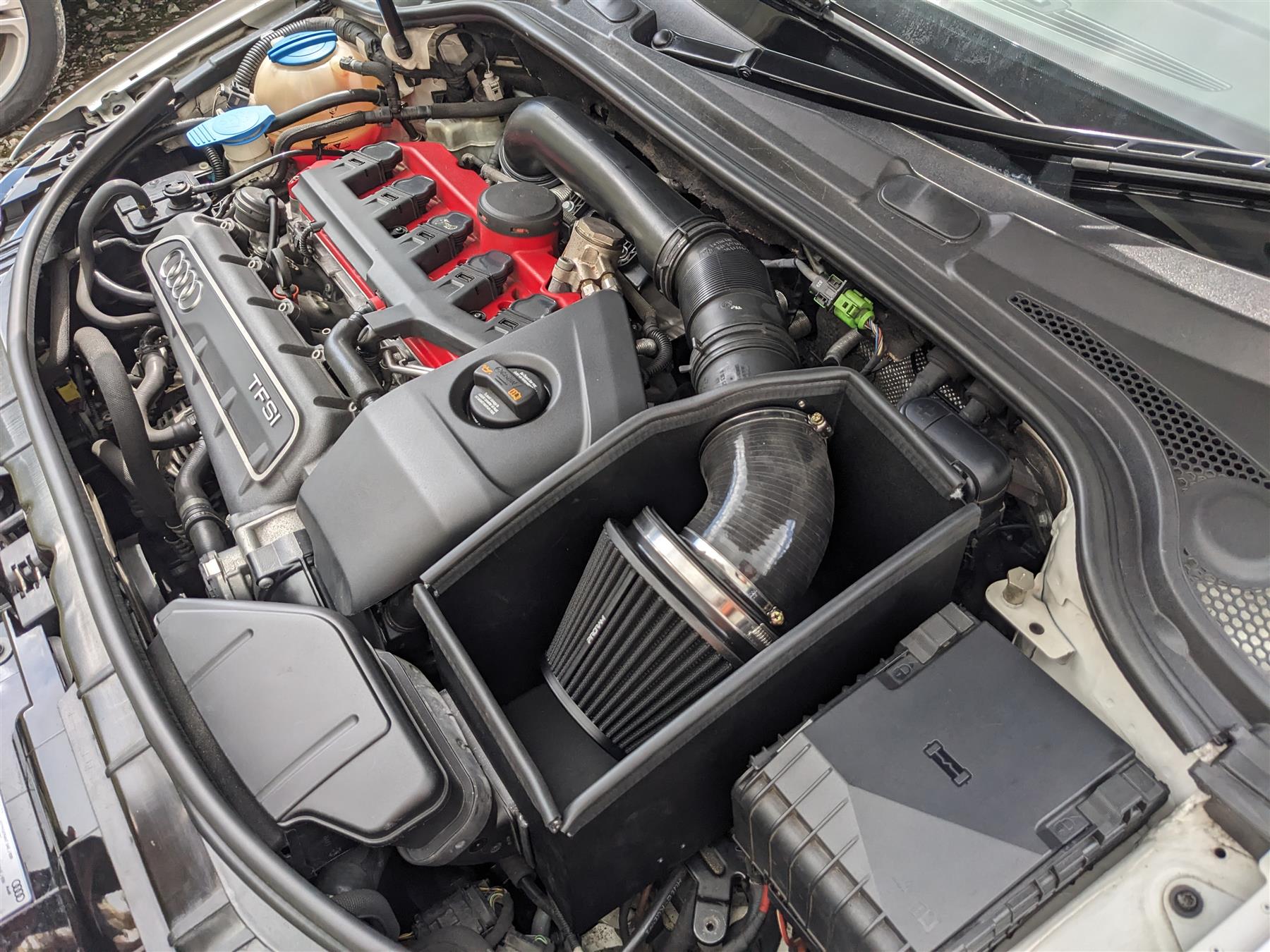 Performance Pleated Induction Kit for VW MK5 R32 + Audi 8P RS3